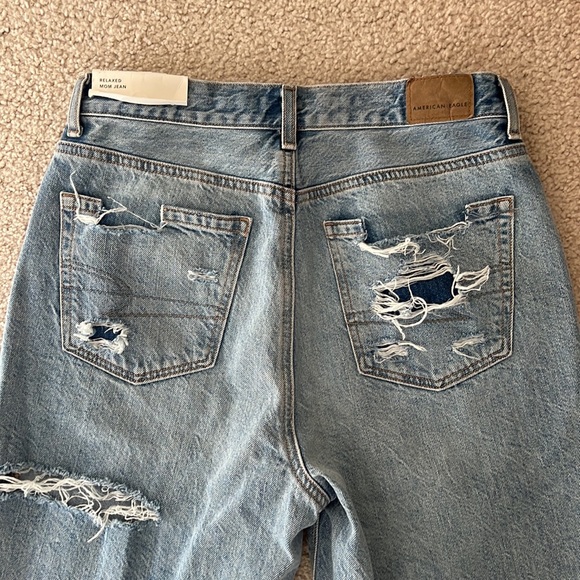 AE Ripped Relaxed Mom Jean - Picture 8 of 10